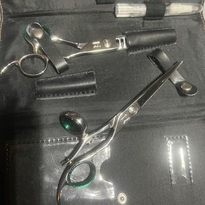 Hattori hanzo shears for professional stylist